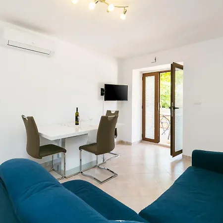 Ninas - Free Wine&spirit Tasting Apartmán *